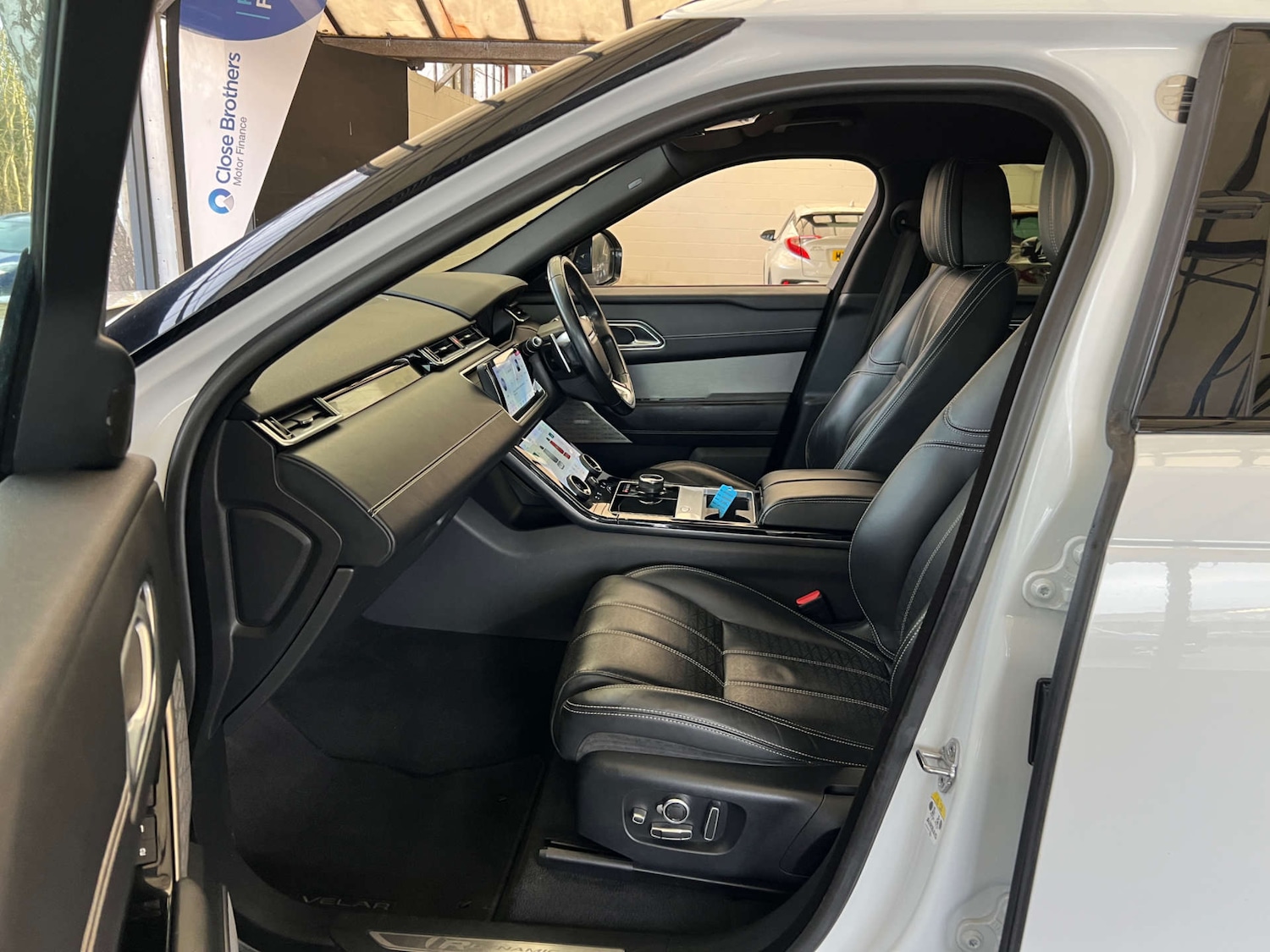 Used Land Rover Range Rover Velar 2018 for sale - 77241070: Photo 24