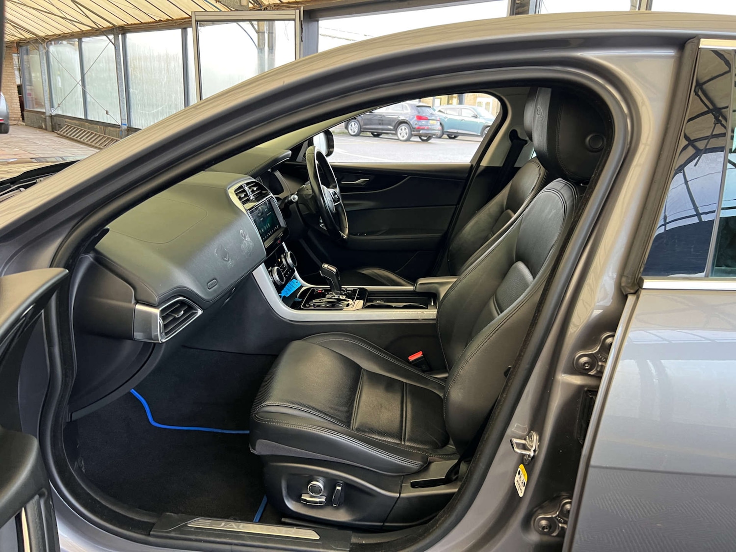 Used Jaguar XE 2020 for sale - 77604040: Photo 23