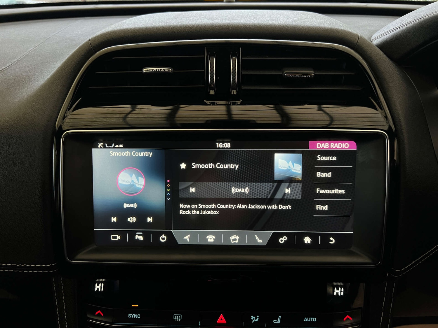 Used Jaguar F-Pace 2020 for sale - 77872461: Photo 19