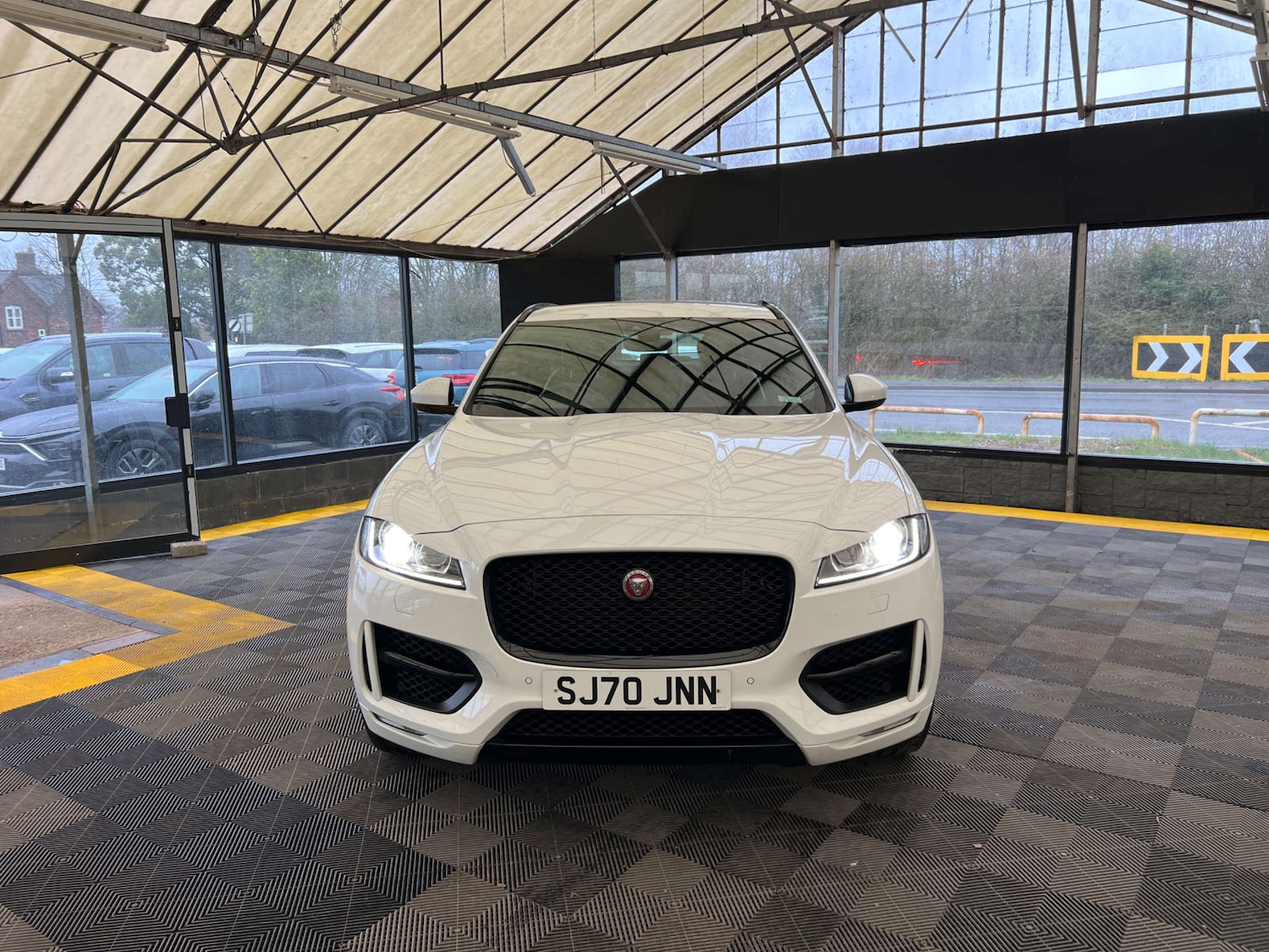 Used Jaguar F-Pace 2020 for sale - 77872461: Photo 4