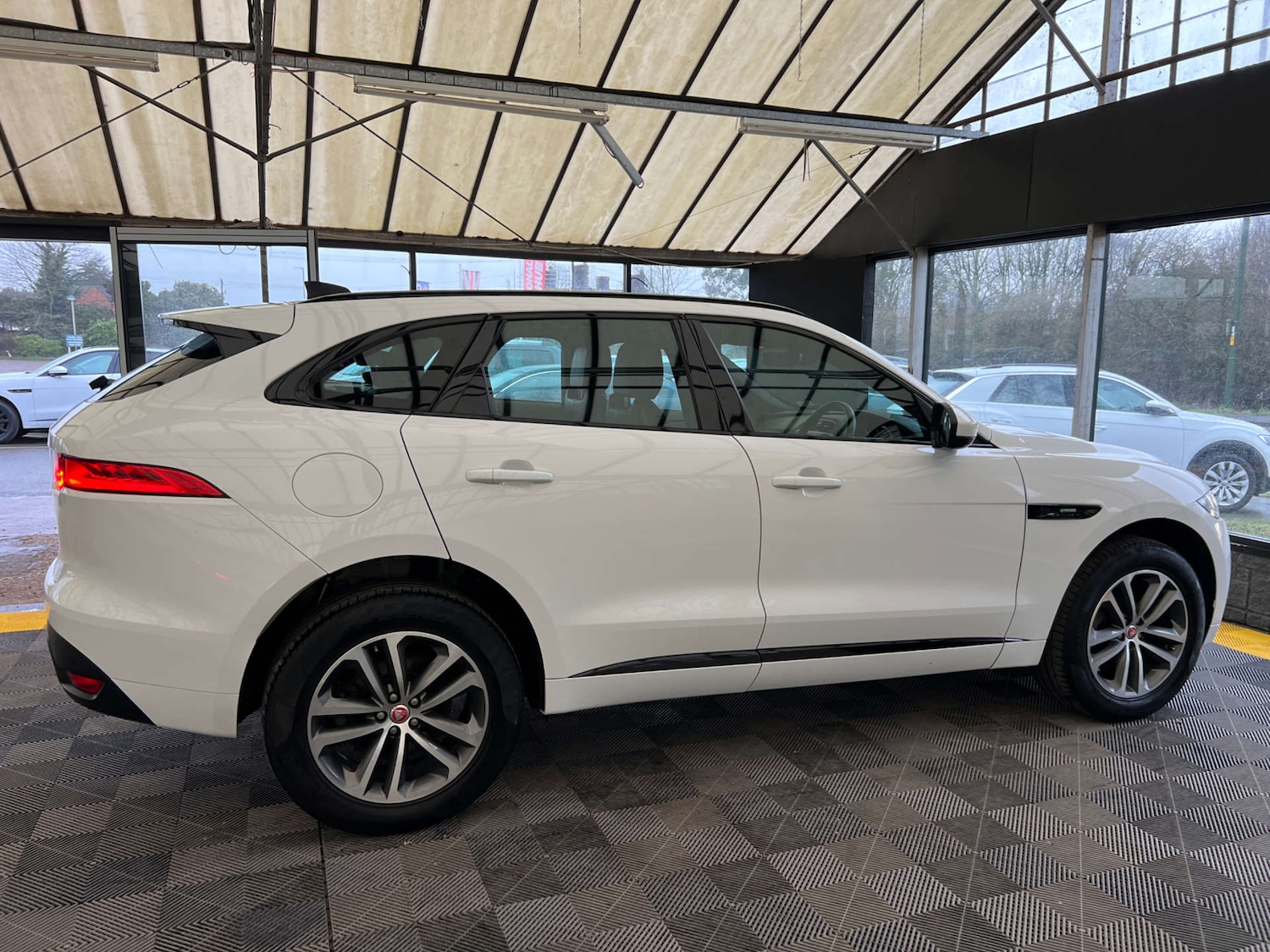 Used Jaguar F-Pace 2020 for sale - 77872461: Photo 9