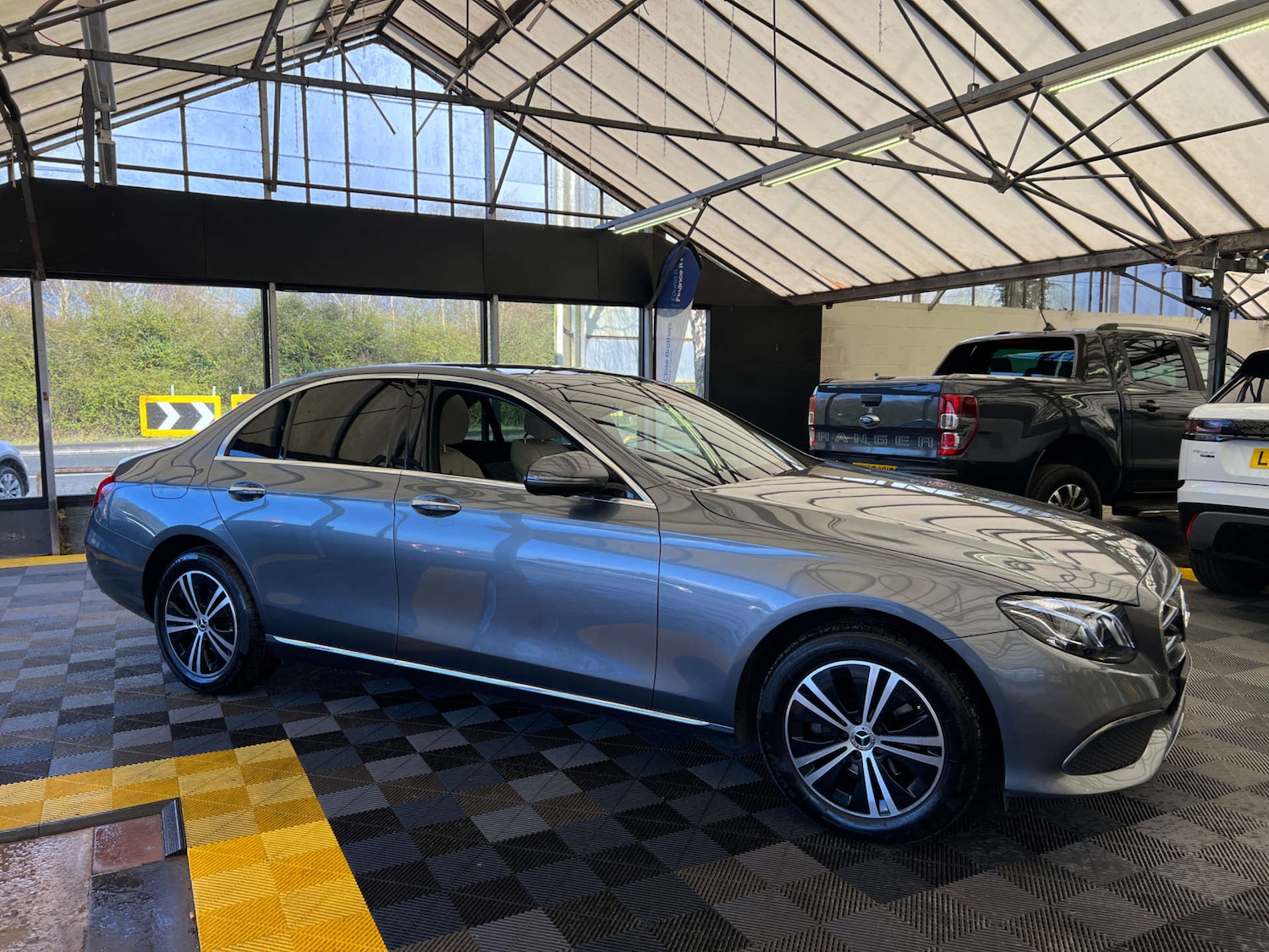 Used Mercedes-Benz E Class 2019 for sale - 78025288: Photo 3