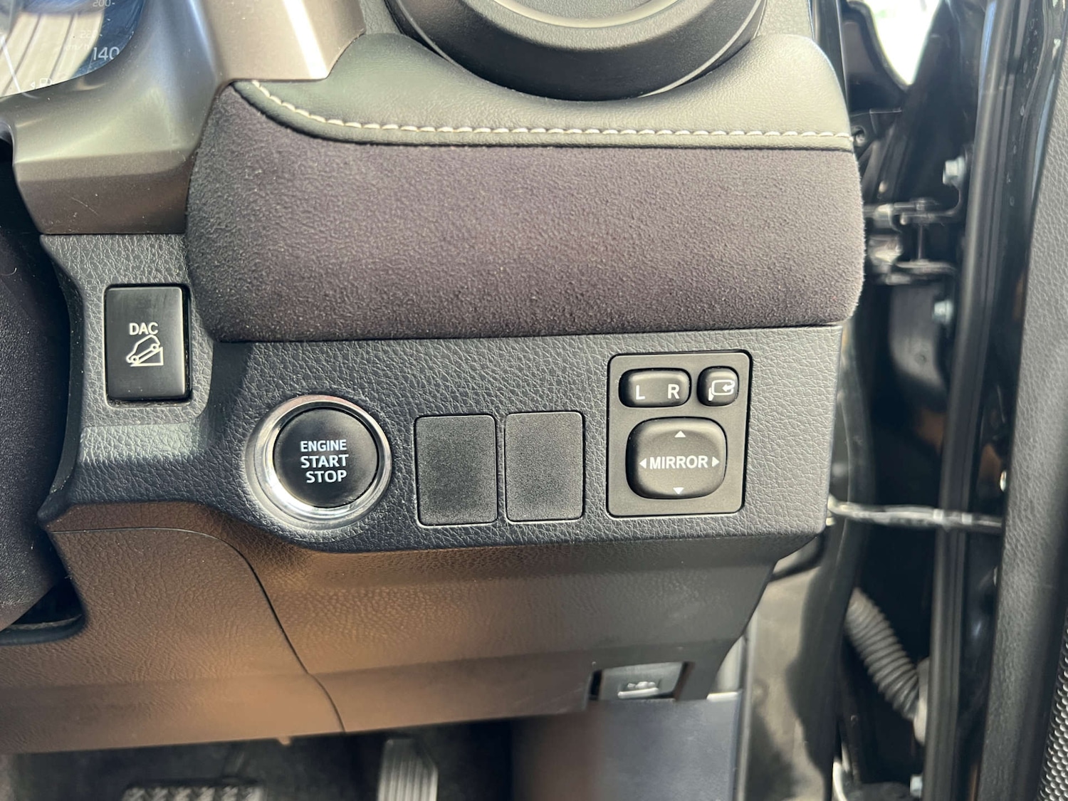 Used Toyota RAV4 2016 for sale - 76352626: Photo 13