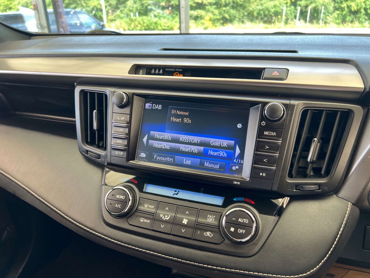 Used Toyota RAV4 2016 for sale - 76352626: Photo 15