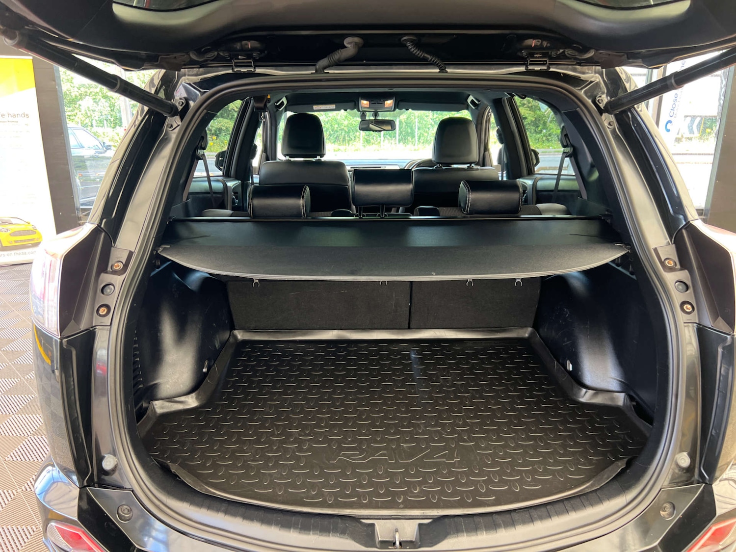 Used Toyota RAV4 2016 for sale - 76352626: Photo 26
