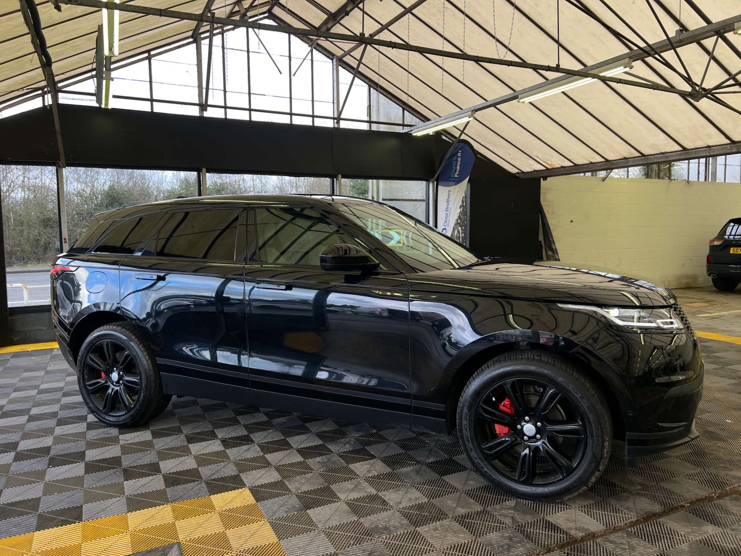 Used Land Rover Range Rover Velar 2019 for sale - 77523117: Photo 2