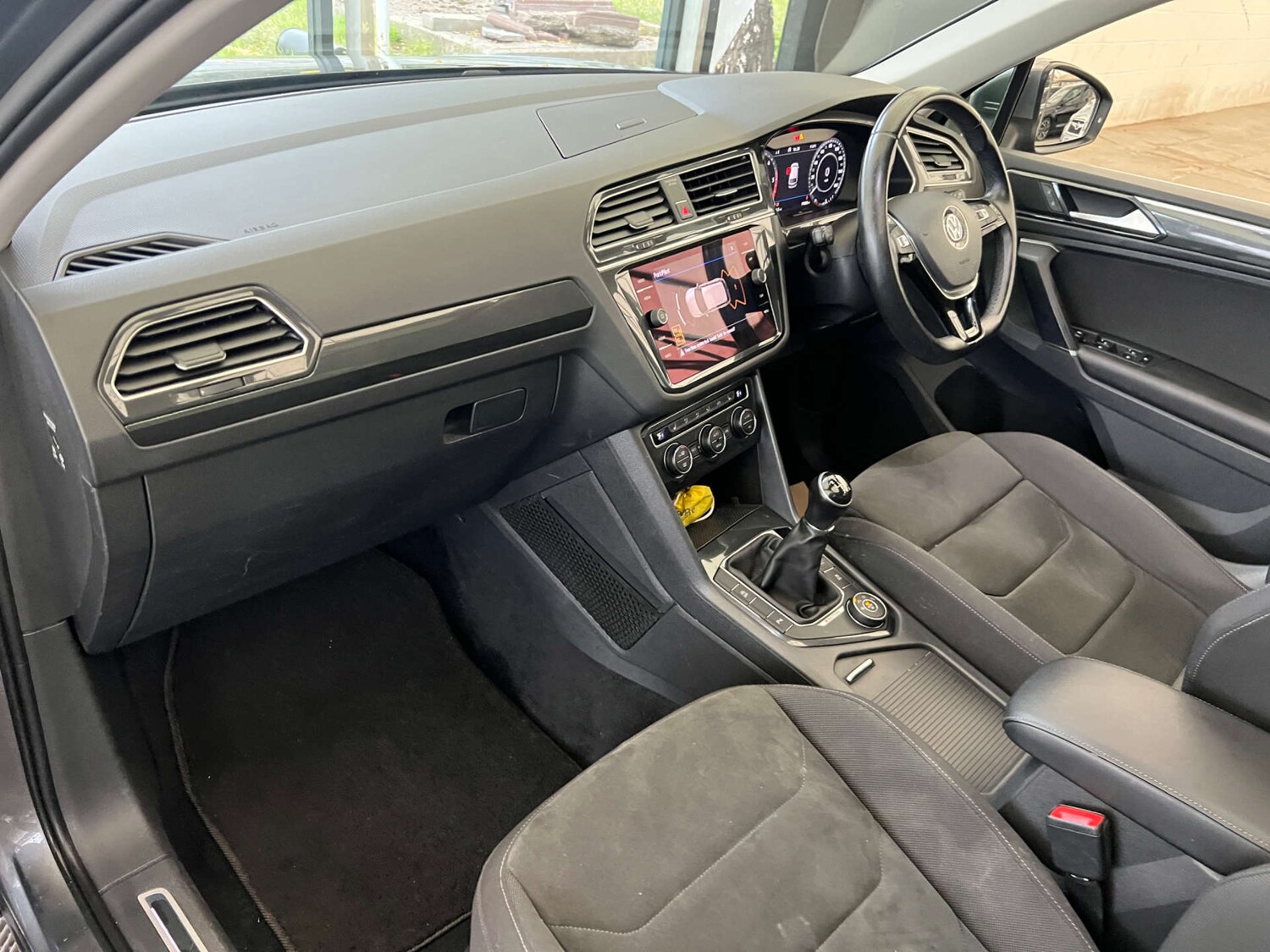 Used Volkswagen Tiguan 2017 for sale - 76601513: Photo 25