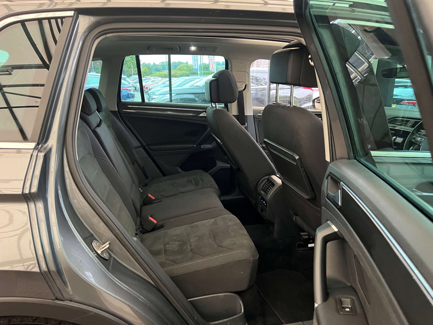 Used Volkswagen Tiguan 2017 for sale - 76601513: Photo 27