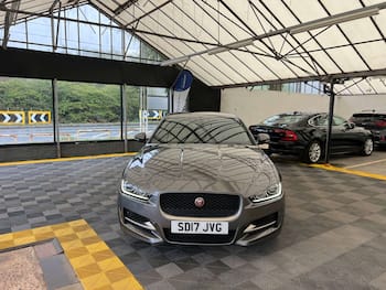 Used Jaguar XE 2017 for sale - 79711106: Photo