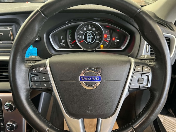 Used Volvo V40 2015 for sale - 76287451: Photo 14