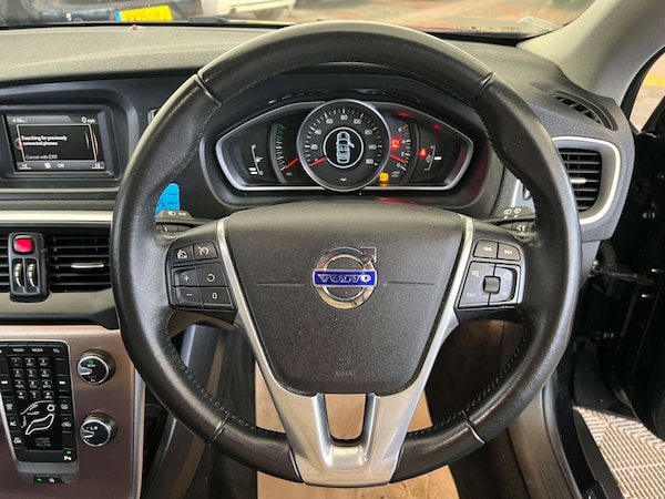 Used Volvo V40 2015 for sale - 76287451: Photo 16