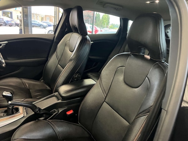 Used Volvo V40 2015 for sale - 76287451: Photo 23