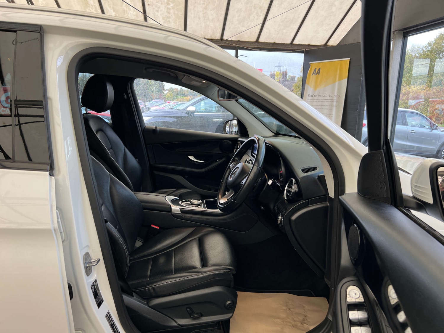 Used Mercedes-Benz GLC 2017 for sale - 76650401: Photo 9