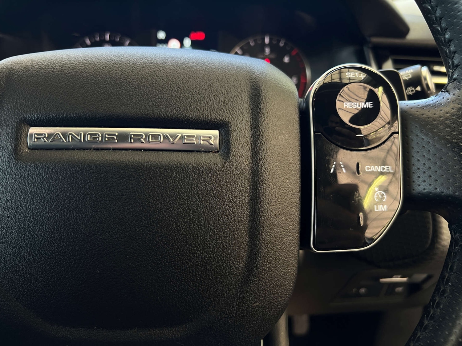 Used Land Rover Range Rover Velar 2018 for sale - 78025297: Photo 17