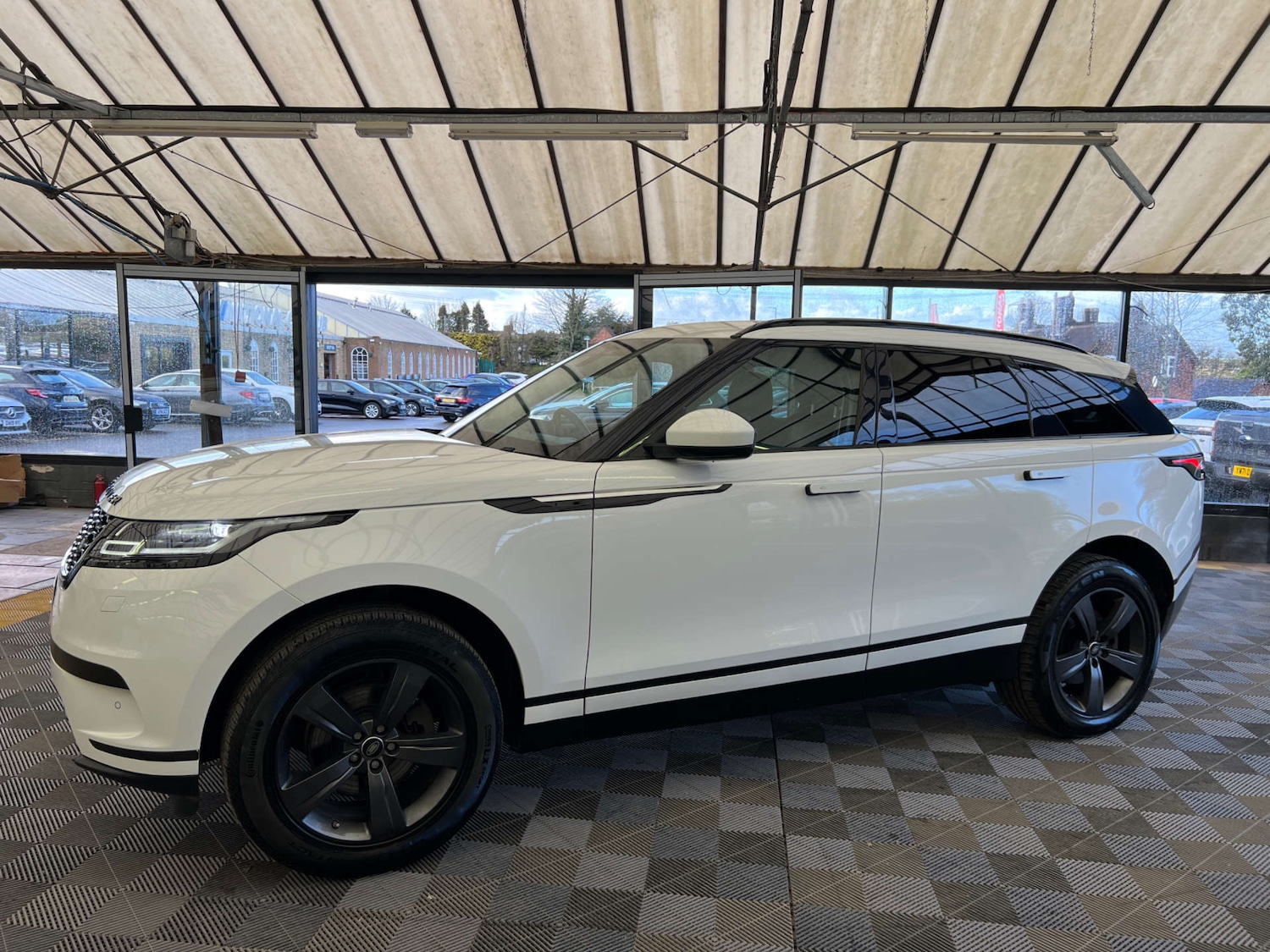 Used Land Rover Range Rover Velar 2018 for sale - 78025297: Photo 5