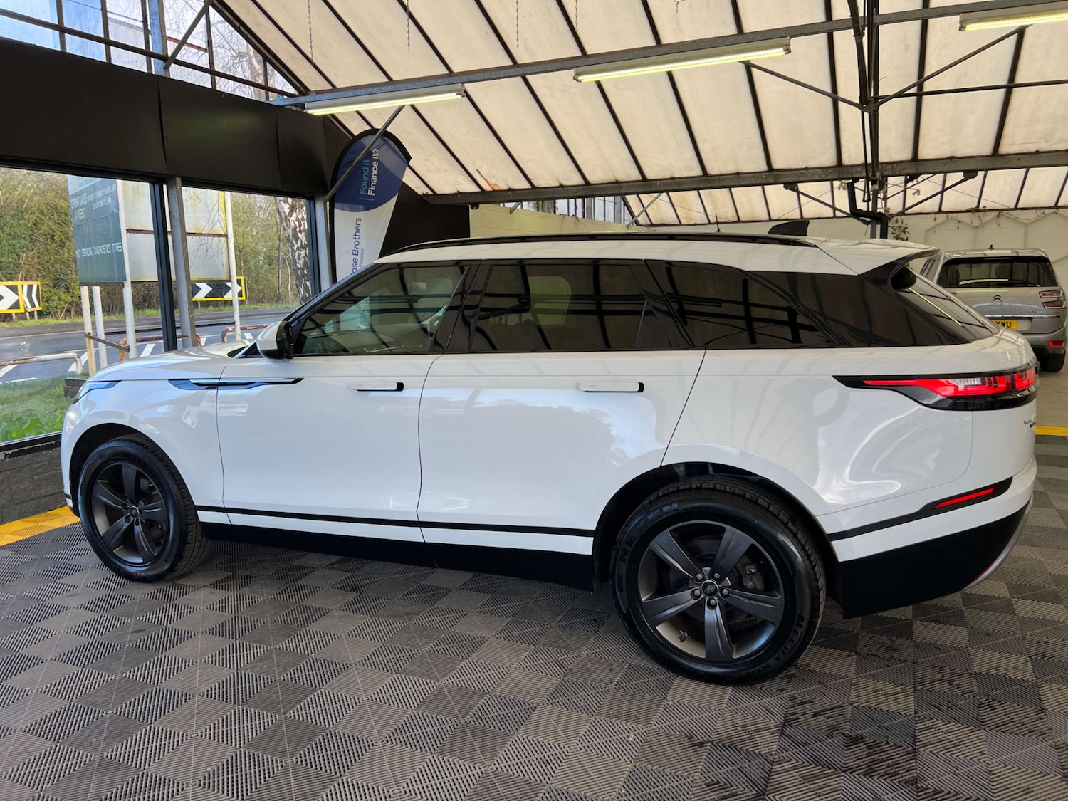 Used Land Rover Range Rover Velar 2018 for sale - 78025297: Photo 7