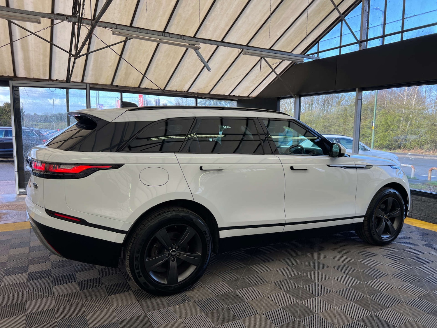 Used Land Rover Range Rover Velar 2018 for sale - 78025297: Photo 9