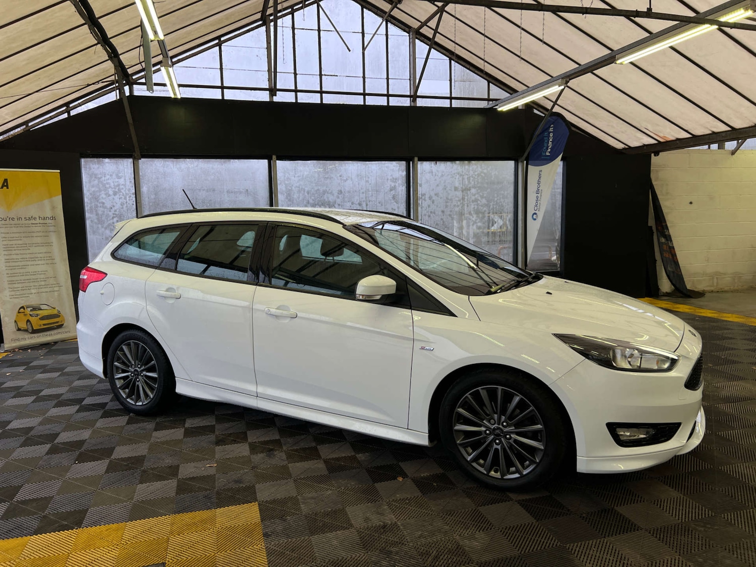 Used Ford Focus 2017 for sale - 77877265: Photo 2