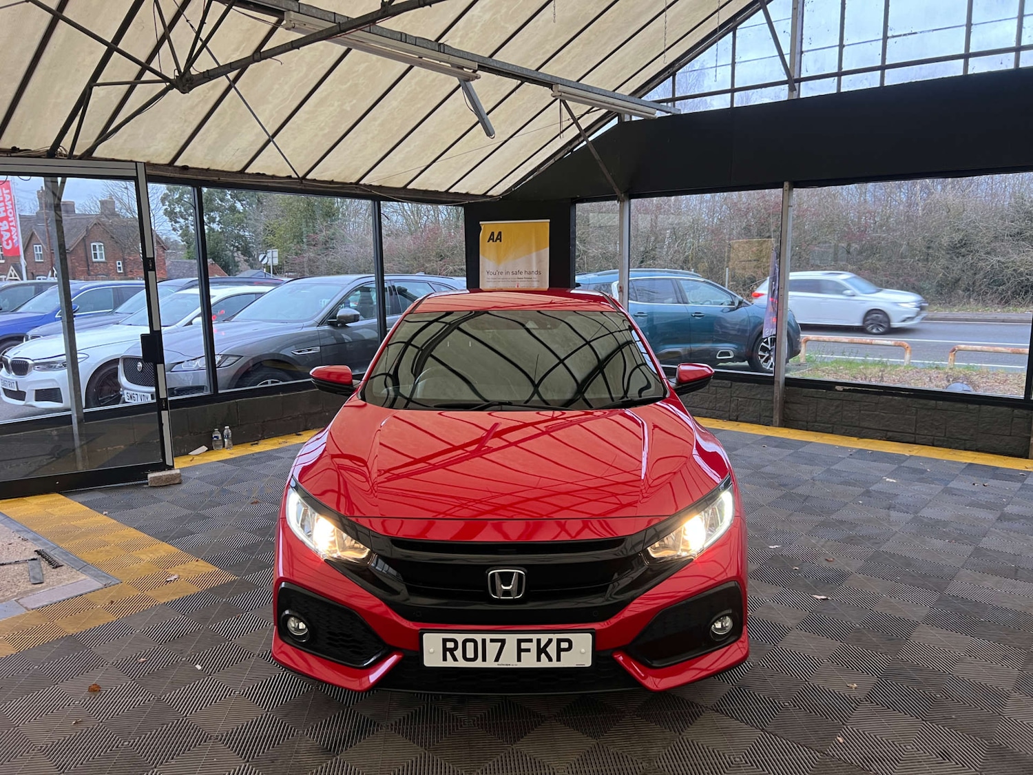 Used Honda Civic 2017 for sale - 77073373: Photo 2