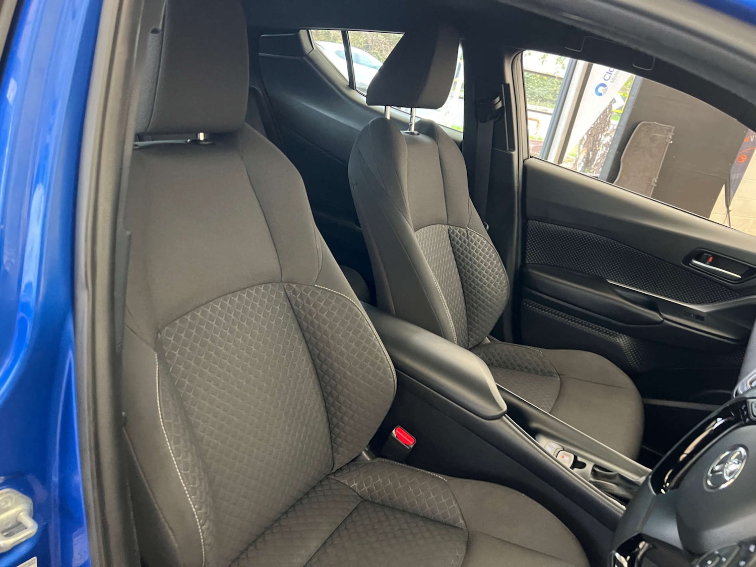 Used Toyota C-HR 2021 for sale - 76329516: Photo 11