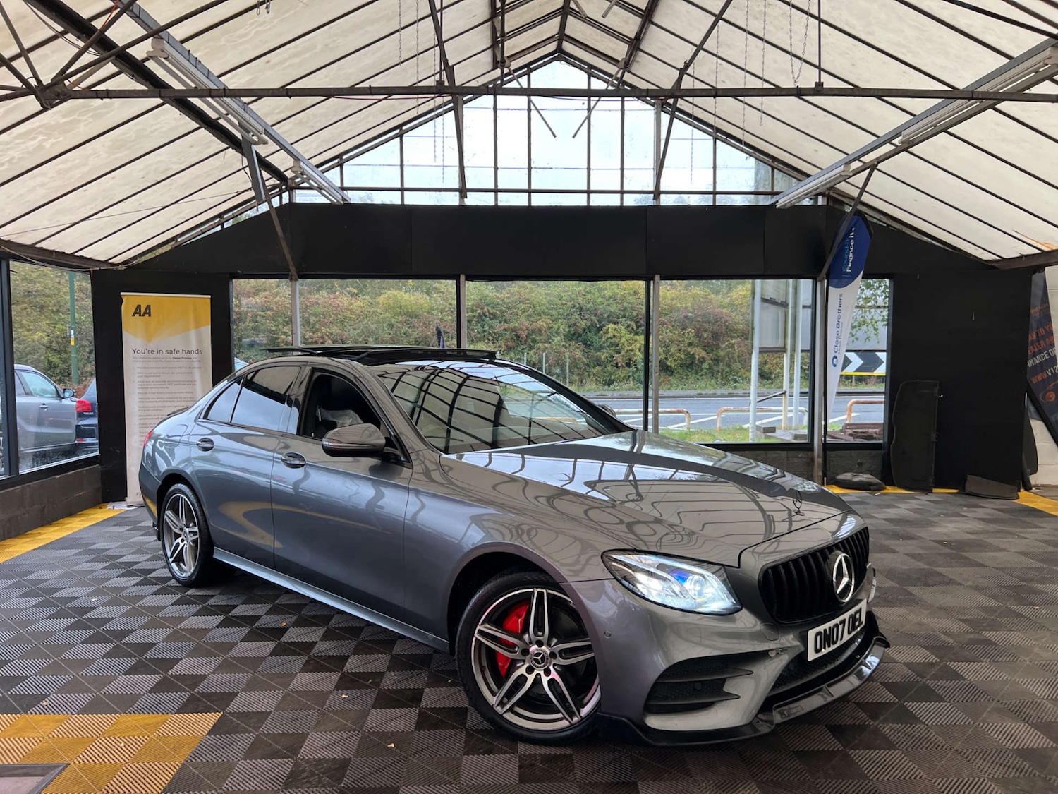 Used Mercedes-Benz E Class 2018 for sale - 76174338: Photo 1