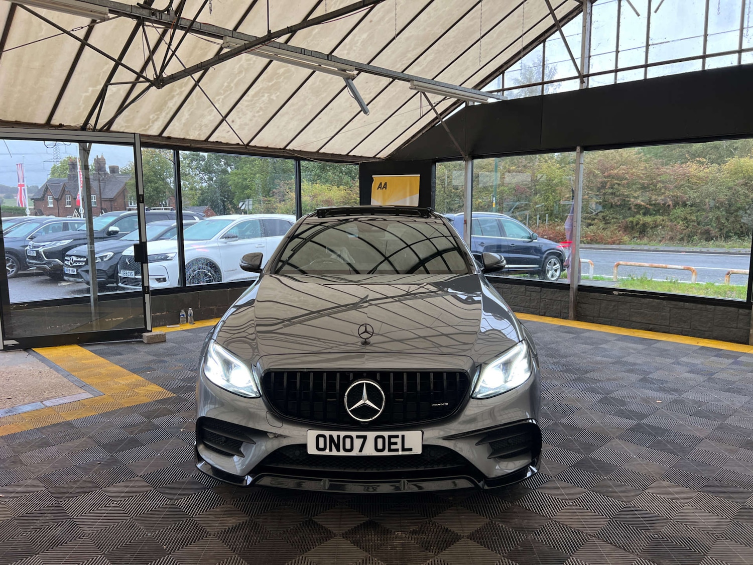 Used Mercedes-Benz E Class 2018 for sale - 76174338: Photo 2