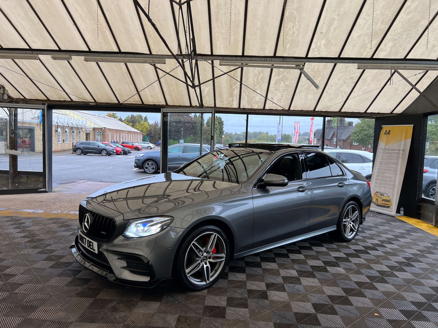 Used Mercedes-Benz E Class 2018 for sale - 76174338: Photo 4