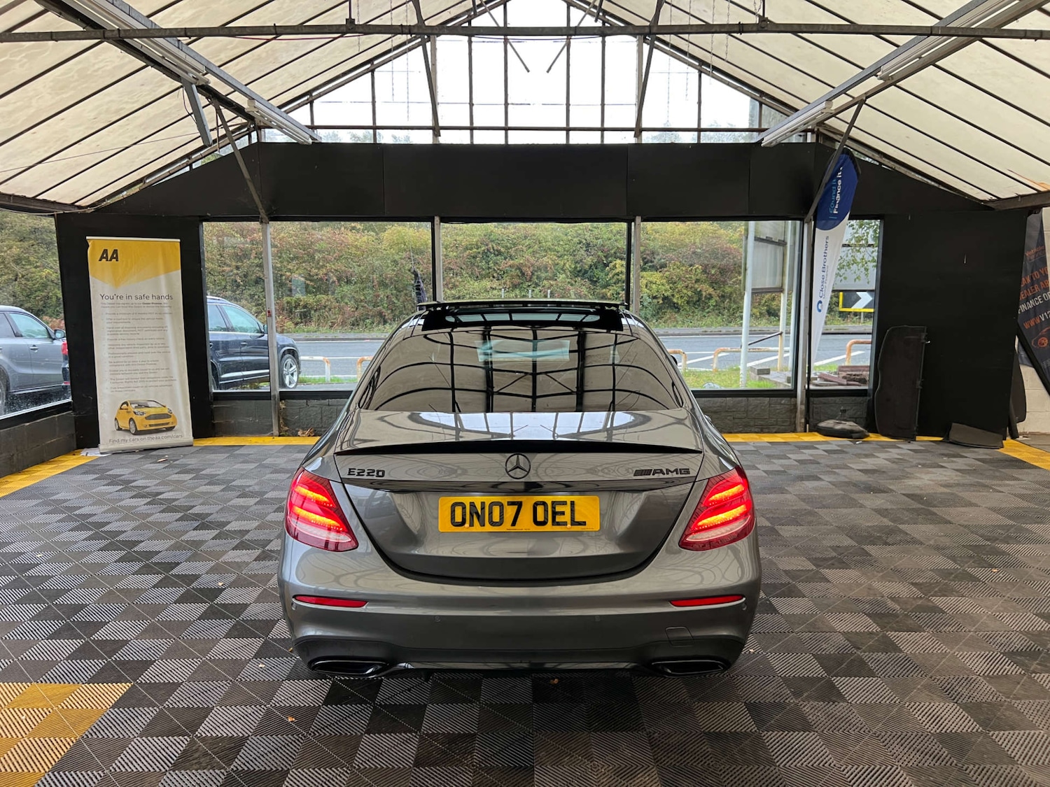 Used Mercedes-Benz E Class 2018 for sale - 76174338: Photo 6