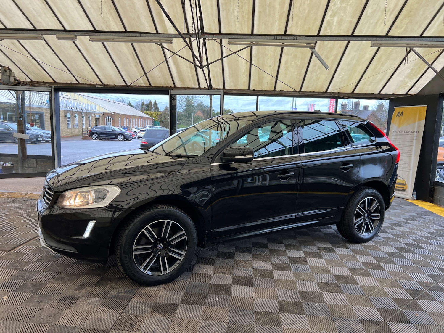 Used Volvo XC60 2016 for sale - 77688299: Photo 5