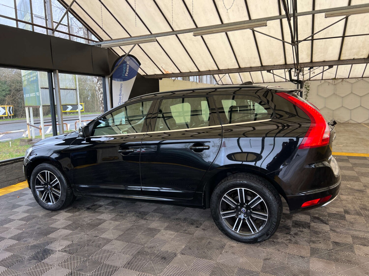 Used Volvo XC60 2016 for sale - 77688299: Photo 7