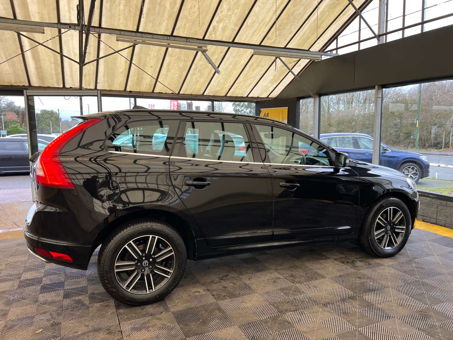 Used Volvo XC60 2016 for sale - 77688299: Photo 9