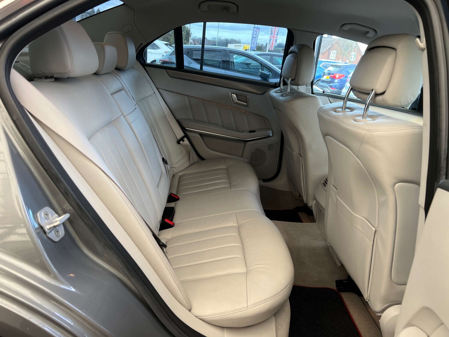 Used Mercedes-Benz E Class 2014 for sale - 77675375: Photo 19