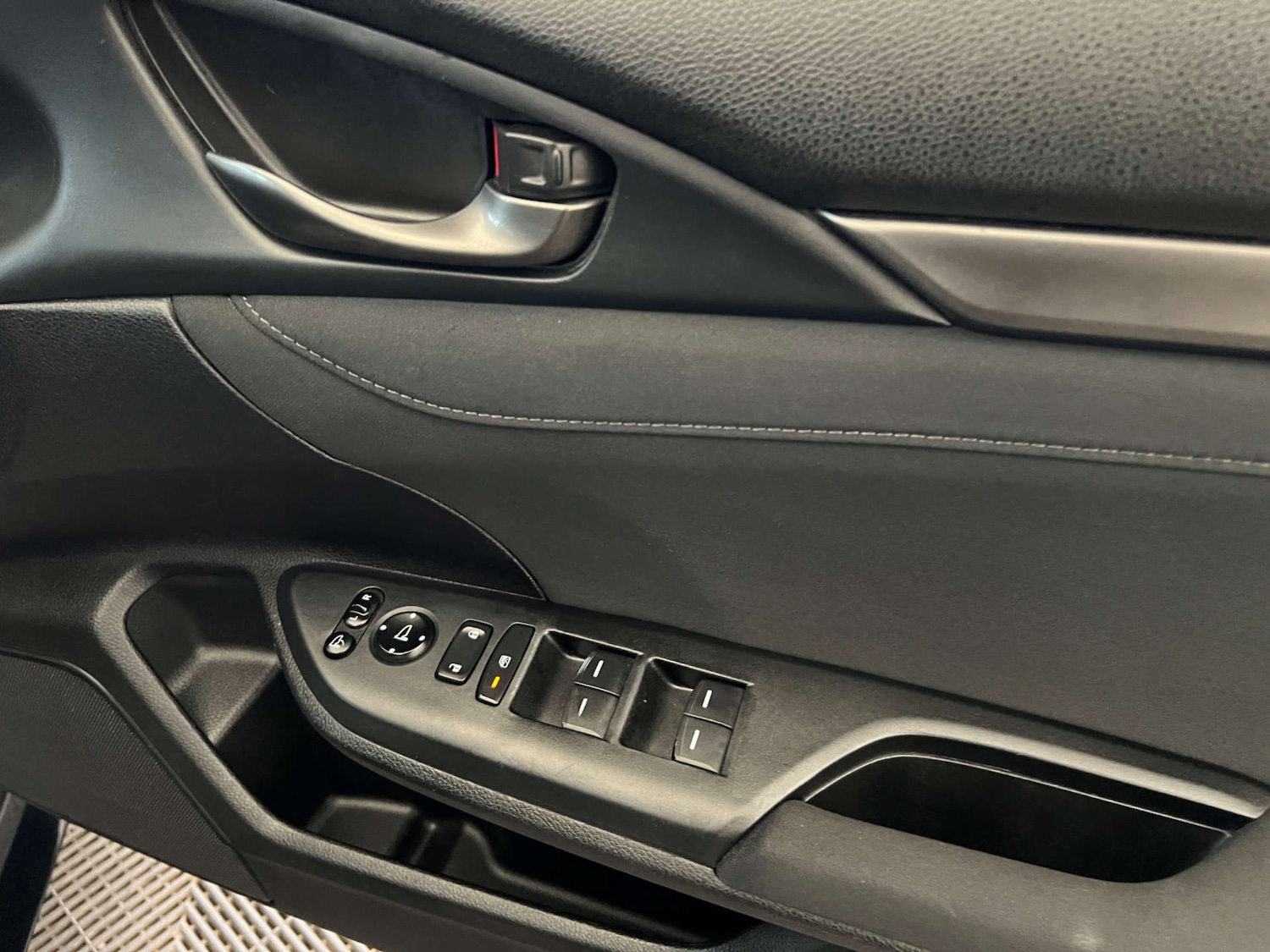 Used Honda Civic 2019 for sale - 76174351: Photo 13