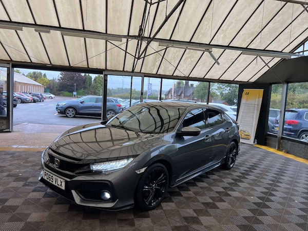 Used Honda Civic 2019 for sale - 76174351: Photo 3