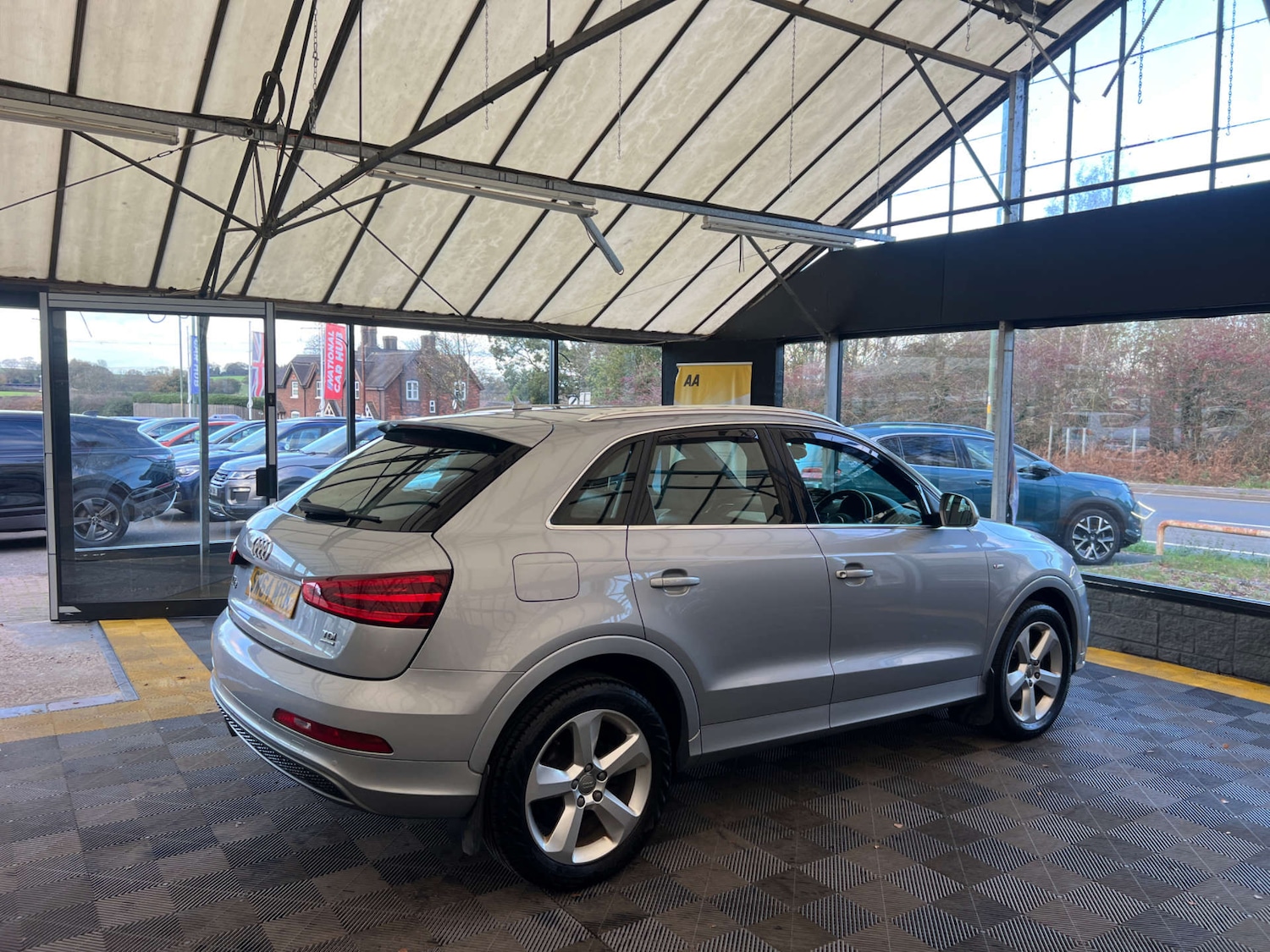 Used Audi Q3 2014 for sale - 77452426: Photo 8