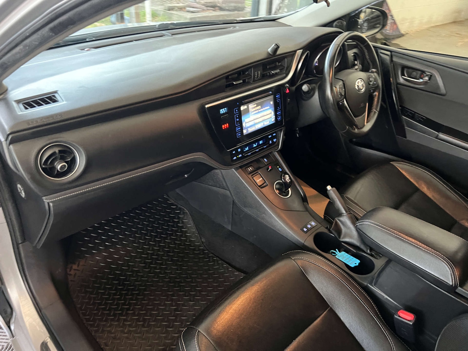 Used Toyota Auris 2018 for sale - 76618863: Photo 27