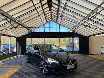 Used Volvo V40 2017 for sale - 77946393: Photo