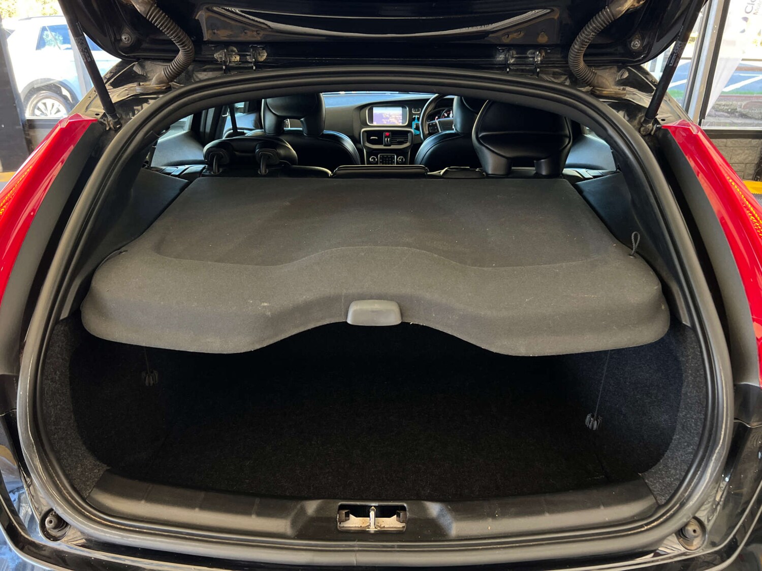 Used Volvo V40 2017 for sale - 77946393: Photo 27