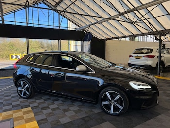 Used Volvo V40 2017 for sale - 77946393: Photo