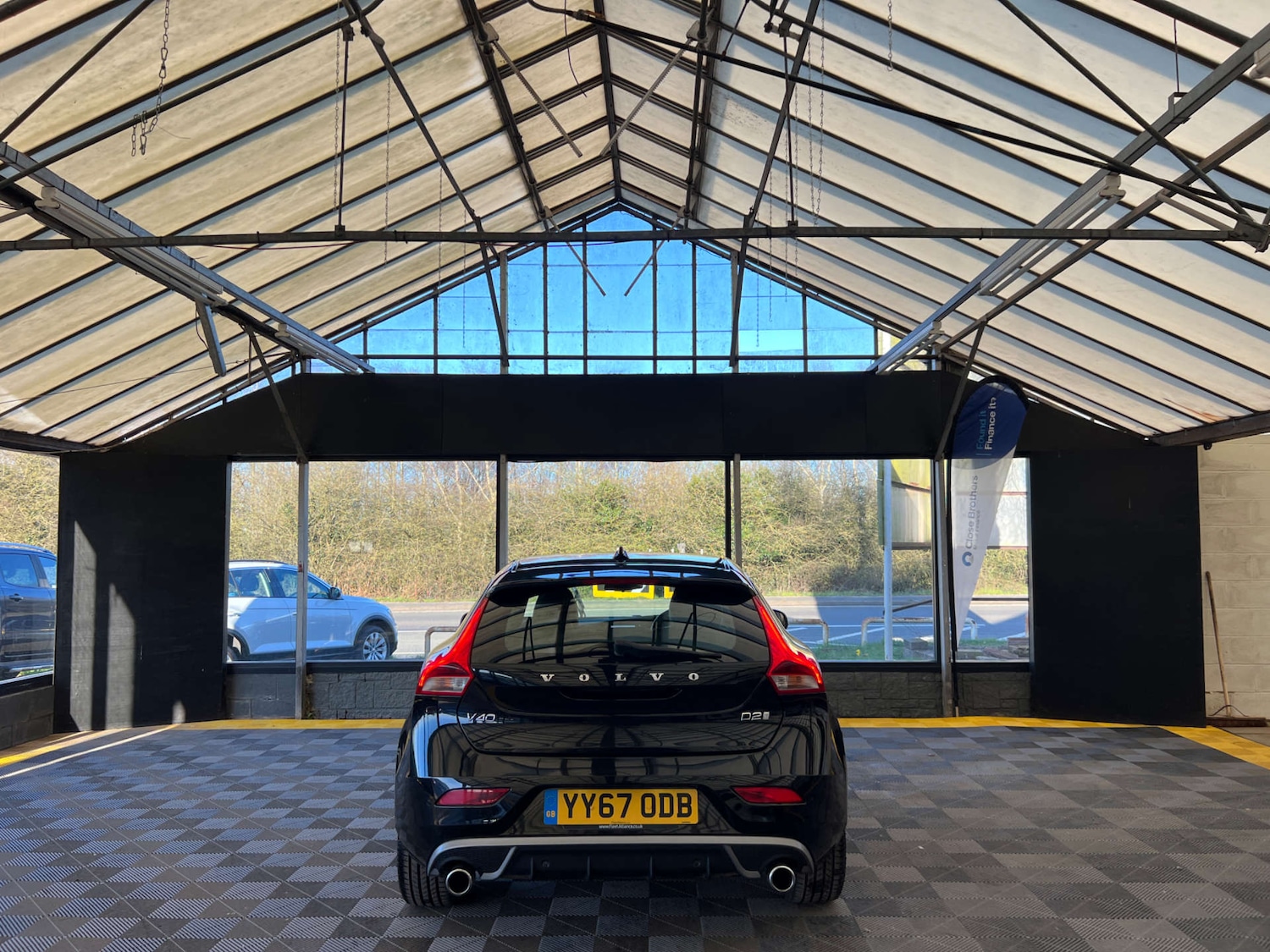 Used Volvo V40 2017 for sale - 77946393: Photo 8