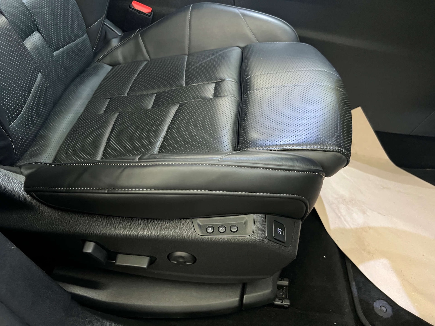 Used DS Automobiles DS 7 Crossback 2021 for sale - 76287428: Photo 12