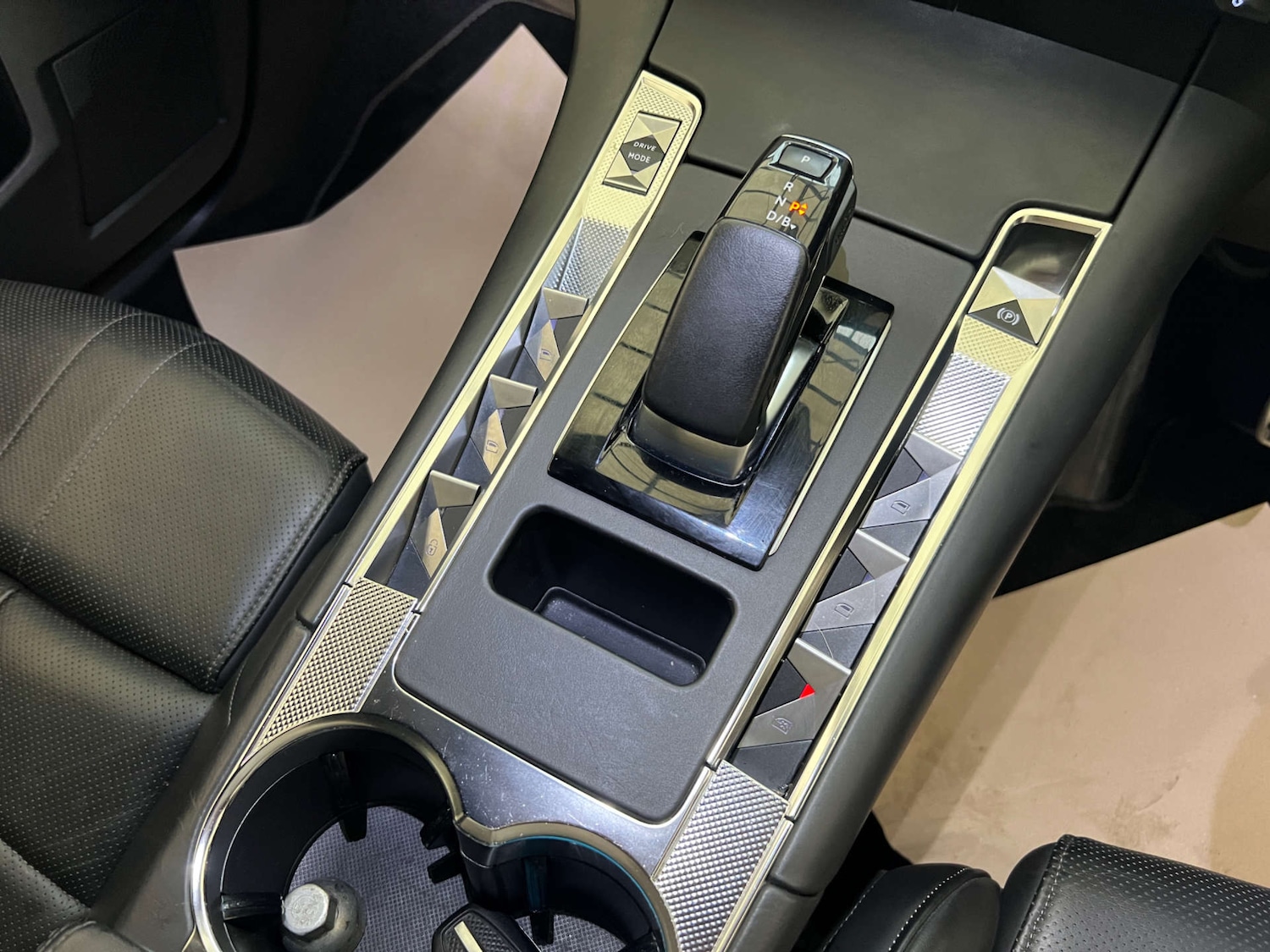 Used DS Automobiles DS 7 Crossback 2021 for sale - 76287428: Photo 15