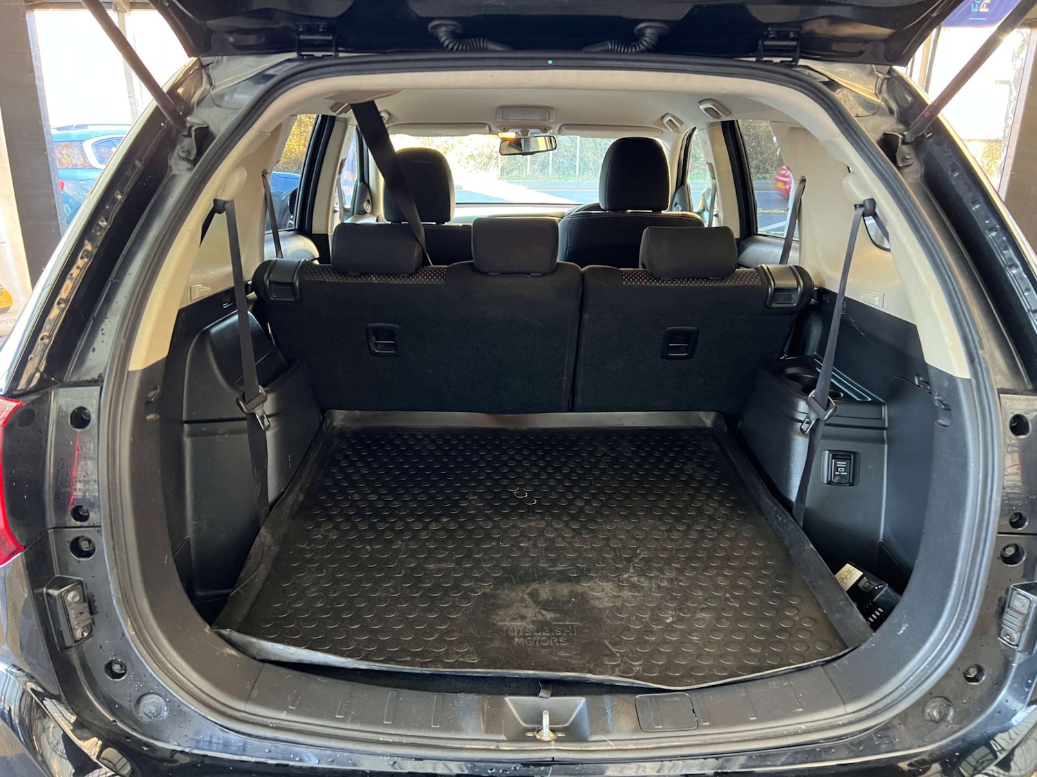 Used Mitsubishi Outlander 2019 for sale - 76650400: Photo 32