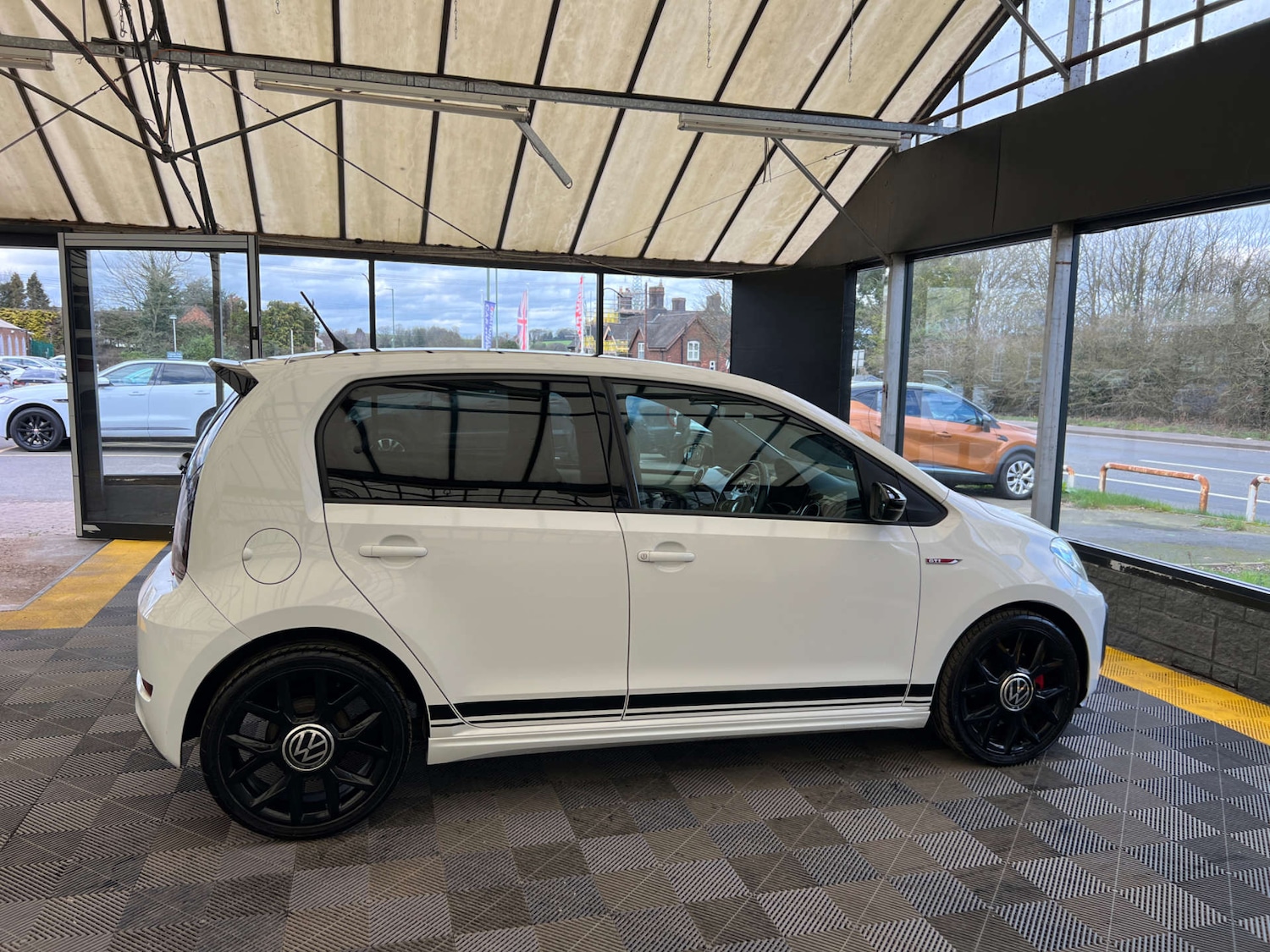 Used Volkswagen up! 2020 for sale - 77821700: Photo 9