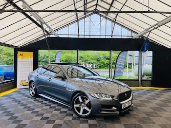 Used Jaguar XE 2017 for sale - 78980443: Photo
