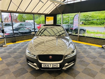 Used Jaguar XE 2017 for sale - 78980443: Photo