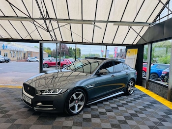 Used Jaguar XE 2017 for sale - 78980443: Photo
