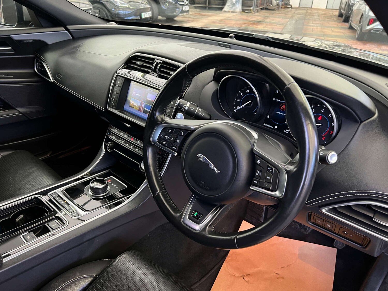 Used Jaguar XE 2017 for sale - 77529384: Photo 11