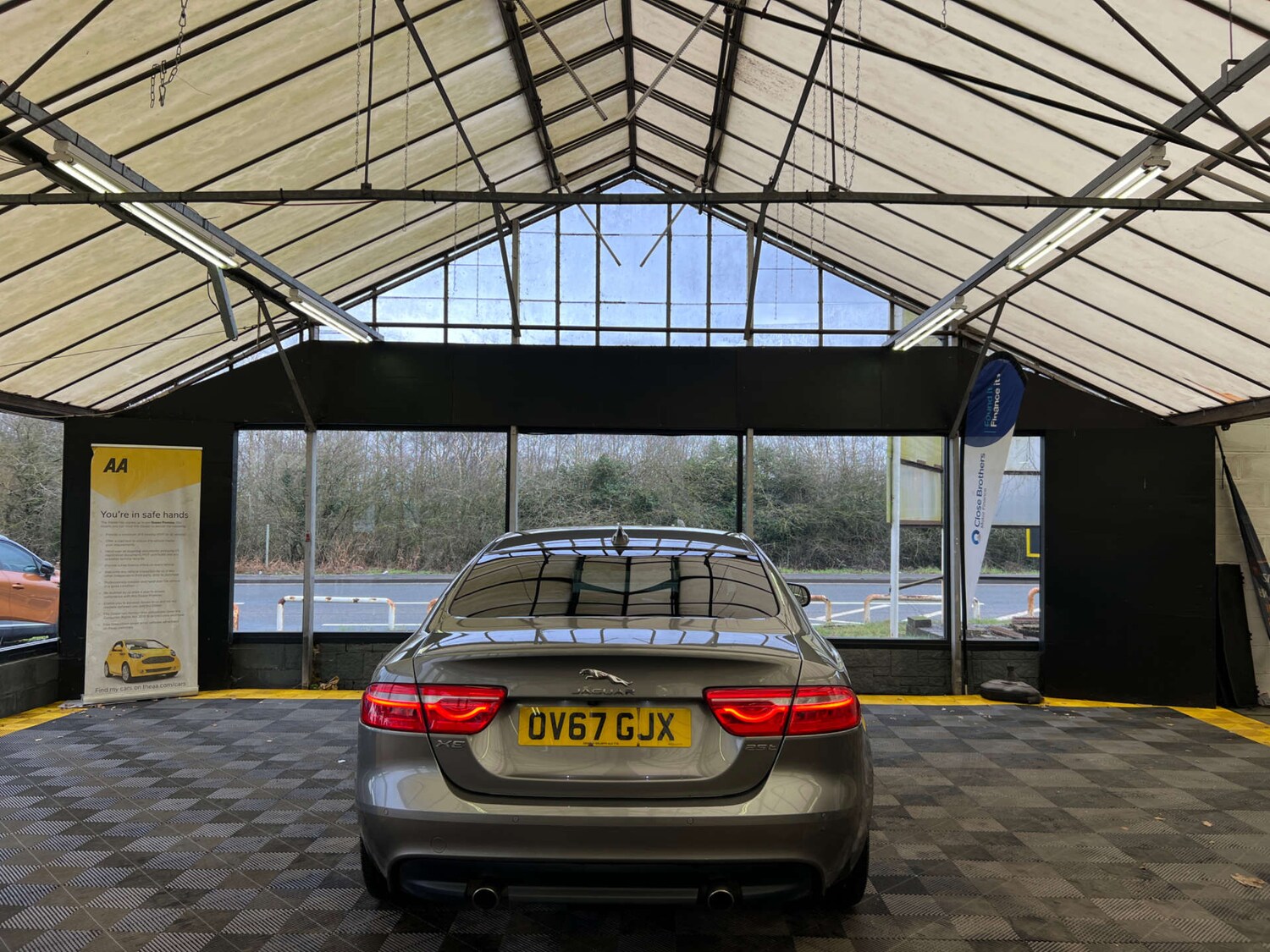 Used Jaguar XE 2017 for sale - 77529384: Photo 7