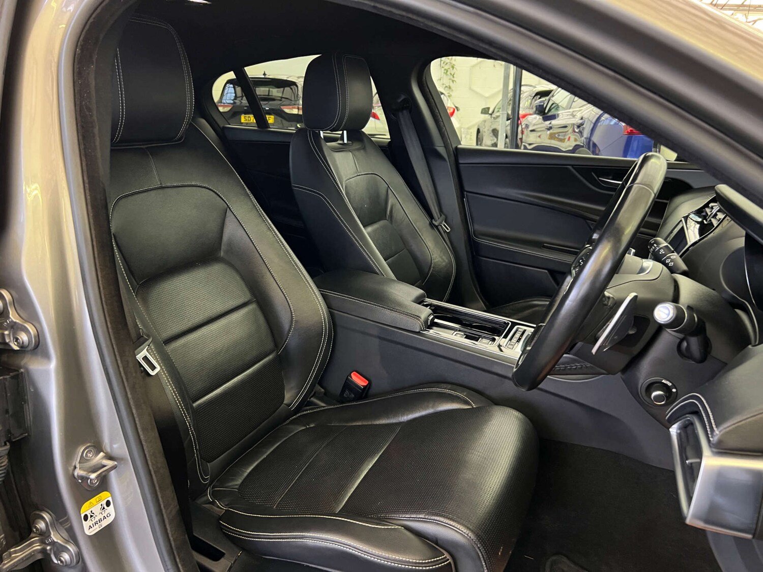 Used Jaguar XE 2017 for sale - 77529384: Photo 9